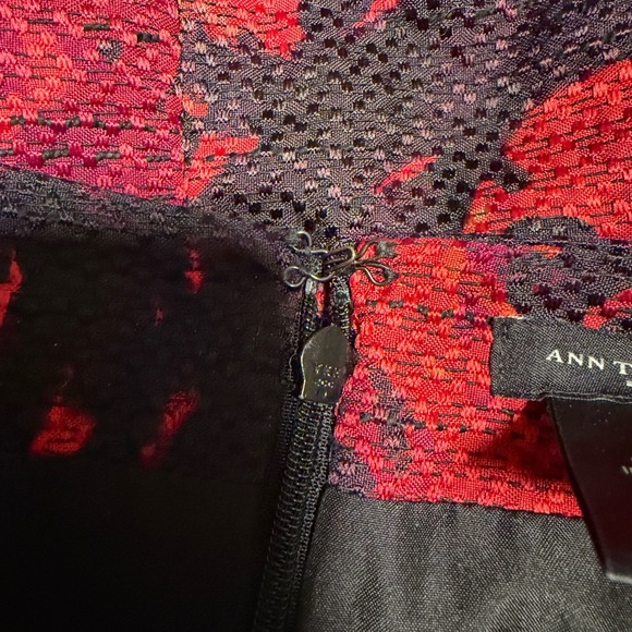 Ann Taylor Red and Black Rose Floral Pencil Skirt - Picture 6 of 7